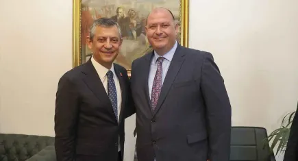 Çiçek’ten Özel’e destek: Özel ile omuz omuza yürümek bir onur 