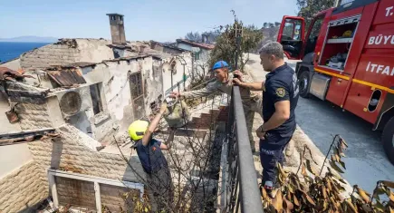 İzmir haber: Büyükşehir ekipleri tüm birimleriyle sahada