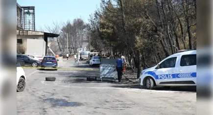 İzmir haber: Yangının sıçradığı galericiler sitesinin son hali