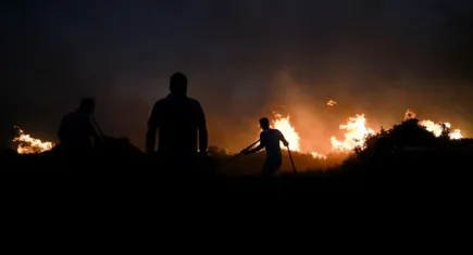 İzmir’de bir yangın daha: Ödemiş’te 2 mahalle tahliye edildi