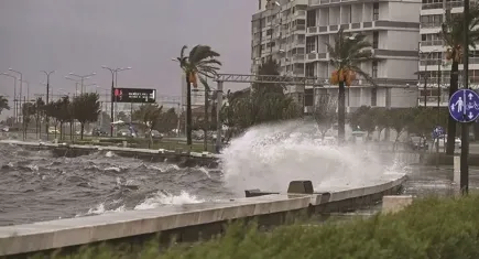 İzmir Valiliği’nden fırtına uyarısı yapıldı