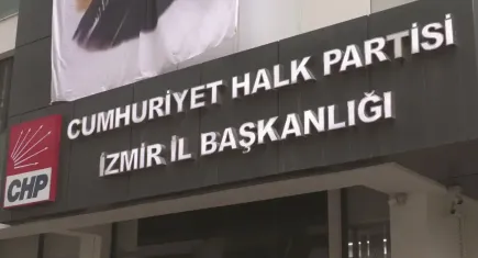 CHP İzmir'de İlçe Başkanları il binasında toplanıyor