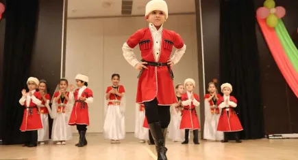 Sevgiyolu’nda miniklerin rengârenk yürüyüşü
