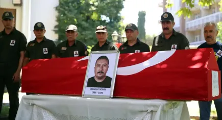 Ödemiş’te yangına müdahale ederken şehit olan İbrahim Demir’e veda