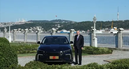 Cumhurbaşkanı Erdoğan, Togg’un yeni modeli T10F’yi test etti