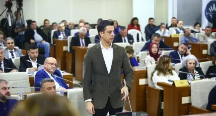AK Partili Eroğlu: CHP Karabağlar İlçe Başkanı Gürboğan Belediyede işçi!
