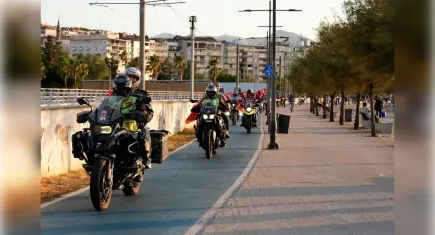 İzmir’de 15 Temmuz anısına motosiklet ve bisiklet turu düzenlendi