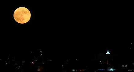 İzmir’de Dolunay büyüledi