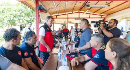 Başkan Tugay’dan itfaiye memurlarına yangın riski primi müjdesi