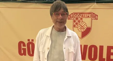 Göztepe Onursal Başkanı Mehmet Sepil, miniklerle buluştu