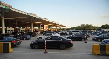 Kapıkule’de rekor yoğunluk: 16 saatte 26 bin gurbetçi yurda giriş yaptı