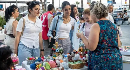 Karşıyaka Çarşısı kadın emeğiyle canlanıyor