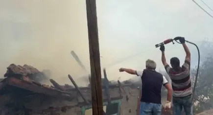 Antalya’dan yangın paniği: Otluk alanda başladı evlere sıçradı