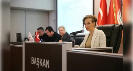 Karşıyaka'da Meclis olağanüstü toplandı: Devir gündemi komisyonlara havale edildi