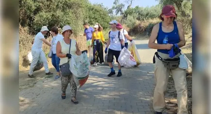 Ödemiş'te çevre gönüllüleri yangına karşı seferber oldu