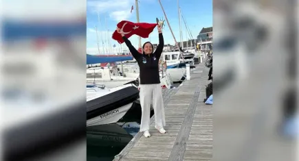 Bengisu Avcı Kuzey Kanalı’nı en hızlı yüzen Türk oldu