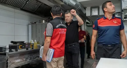 İzmir Büyükşehir’den yangın güvenliği seferberliği: Günde 60 işletmeye denetim