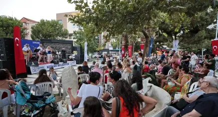 Konak'ta her Pazartesi müzik coşkusu sokaklarda