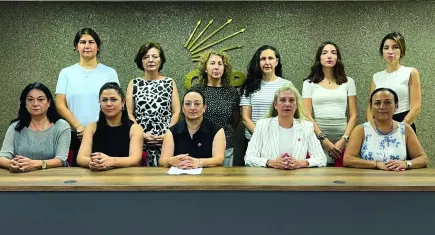 CHP İzmir'in kadınlarından şiddet olaylarına tepki