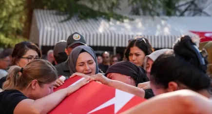 Orman yangınında şehit düşen işçilere Denizli’de hüzünlü veda