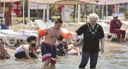 Engelli bireyler ve aileleri denizle buluştu