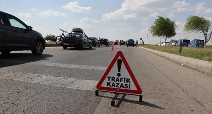 Afyonkarahisar'daki yangına desteğe gelen arazöz kaza yaptı