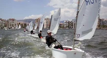 Karşıyaka’da yelken isyanı  
