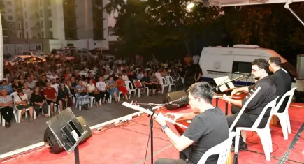 Çiğli’de yaz akşamları sanatla doluyor: Müzik ve tiyatro mahallelere taşınıyor