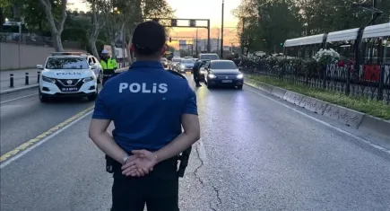 İstanbul'da dev asayiş operasyonu: 830 Gözaltı, silah ve uyuşturucuya büyük darbe!