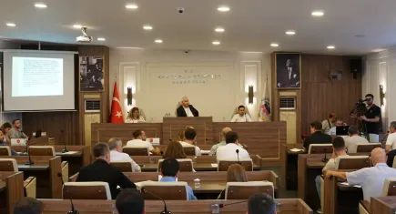 Kemalpaşa Belediyesi Meclisi'nde tansiyon yükseldi