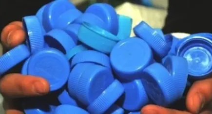 Karşıyaka'da engelli bireyler için tekerlekli sandalye için plastik kapak toplanacak