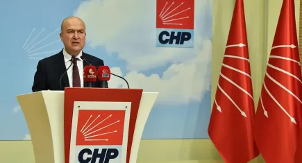 CHP’li Murat Bakan, sahte belgelerle Türk vatandaşlığı alanları Meclis’e taşıdı