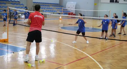 Bayraklı'da çocuklar vakitlerini dolu dolu geçiriyor