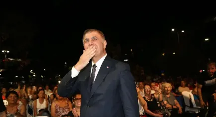 Cemil Tugay Alaybey'de Mahalle Şenliğine katıldı