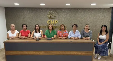 CHP İzmir Kadın Kolları’ndan kadın cinayetlerine sert tepki: “Buna da mı sessiz kalacaksınız?”