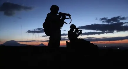 Irak'ın kuzeyinden kaçan 5 PKK'lı terörist daha teslim oldu