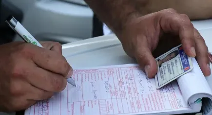 Uşak'ta yolcu otobüsünün önünde tartışma çıkaran kişiye ceza!