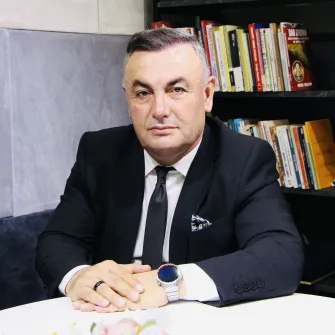 Halil El