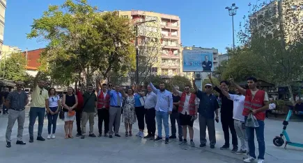 Zafer Partisi Bornova’da esnafla buluştu