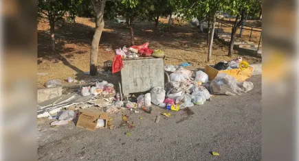 AK Parti’den çöp tepkisi: İzmir çöp dağlarına uyandı