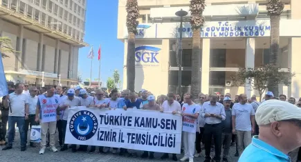 Türkiye Kamu-Sen Üyeleri İzmir’de İş Bıraktı