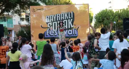 Bayraklı Sokak Festivali’nde Çocuklar bilim, sanat ve sporla buluştu