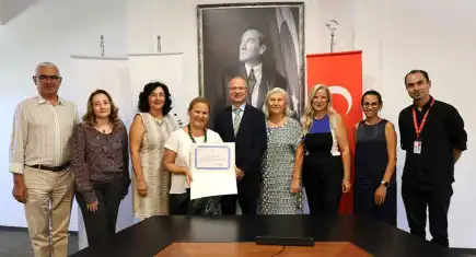 İzmir Ekonomi’ye ‘Sağlıklı Kampüs’ ödülü