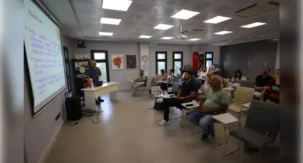 Efes Tarlası Yaşam Köyü’nde nar üreticilerine eğitim verildi