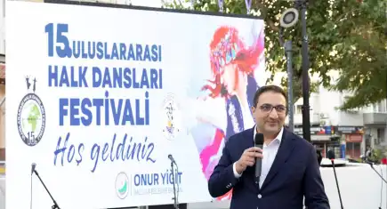  Balçova’da Halk Dansları Festivali coşkuyla başladı