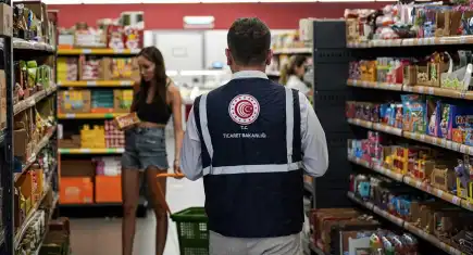 İzmir'de marketlerde fiyat denetimleri devam ediyor