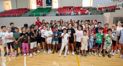 Karşıyaka’da ‘Sokak Senin Mahalle Olimpiyatları’ finali coşkuyla tamamlandı