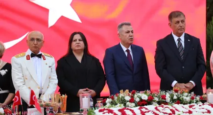 Zaferin 103. yılı İzmir’de coşkuyla kutlandı