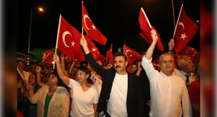Başkan Kırgöz: Yaşasın tam bağımsız laik Türkiye Cumhuriyeti! 