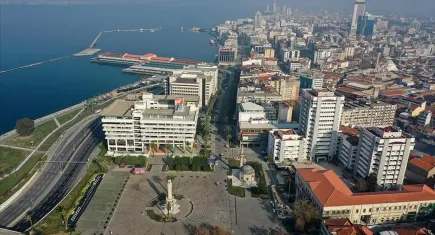 İzmir’e Eylül geldi, sonbahar gelemedi